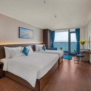 Grand Beachfront Triple Room
