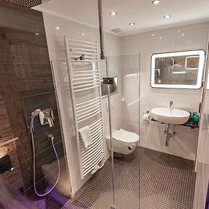 Deluxe Zimmer mit Kingsize-Bett