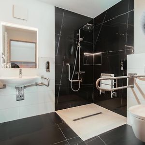 Doppelzimmer für Gäste mit Behinderungen