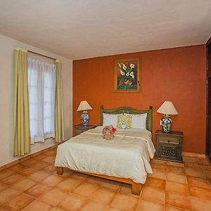 One Queen Bed Studio