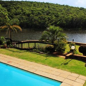 Bass Lake Country Lodge