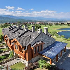 Villa Lake