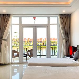 Triple Suite Balcony River View