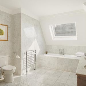 Estate Room