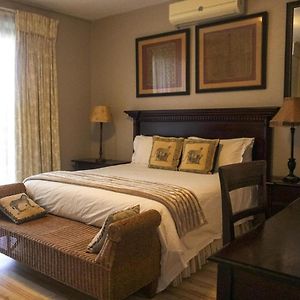 Luxury Queen Room