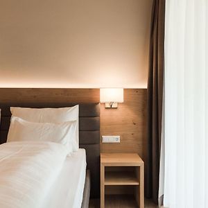 Camera piccola con letto king size