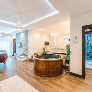 Padam Hotel & Spa