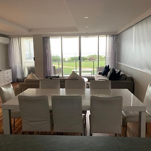 Deluxe Three-Bedroom Apartment