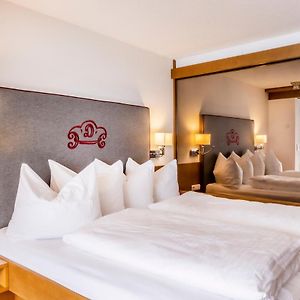 Standard Zimmer mit Kingsize-Bett