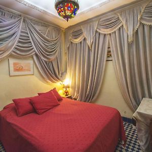 Chambre Budgétée Lit King-Size