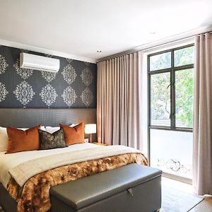 Premium King Room