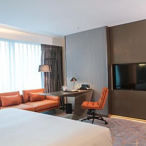Ambassador King Suite