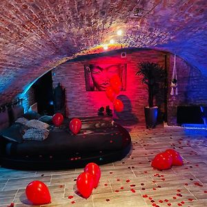 Loveroom21