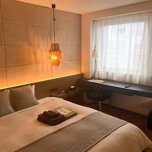 Double Room Shower-Main BLD Non-Smoking