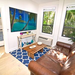 Tropical Beach Condo - Pool, Shops, 86