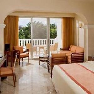 Deluxe Junior Suite