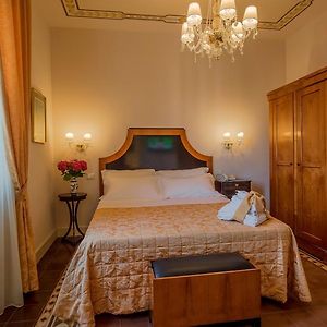 Camera classica con letto king size