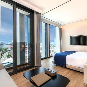 Premier Upper Floors King Room