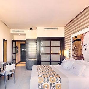 Deluxe Double or Twin Room Sea View