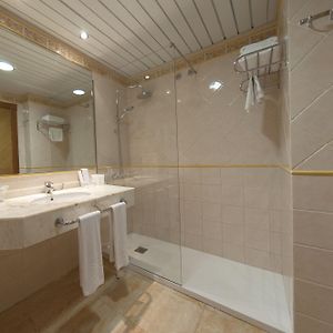 Zimmer mit zwei Einzelbetten