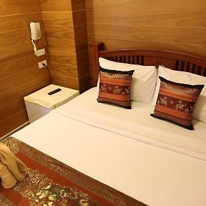 Budget Zimmer mit Kingsize-Bett