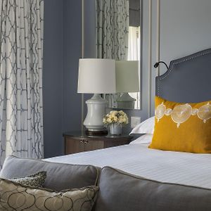 One-Bedroom King Suite