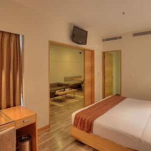 Suite complimentary Happy Hours 11 on Alcoholic Beverages on Food & Beverages a Buffet spread
