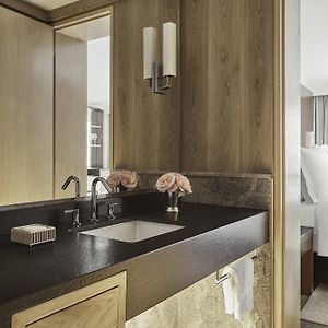 Executive Queen Suite