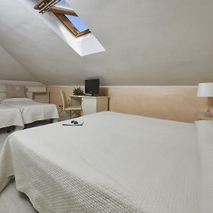 Economy Triple Room