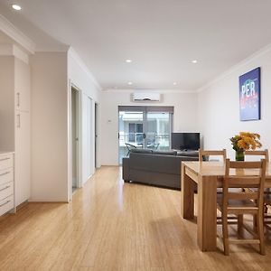Airport Apartments By Vetroblu