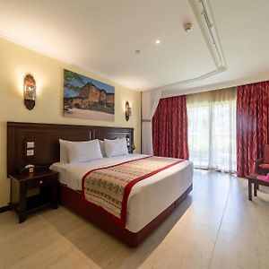 Zimmer mit Kingsize-Bett