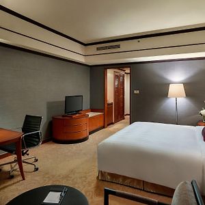 Grand Deluxe King Room