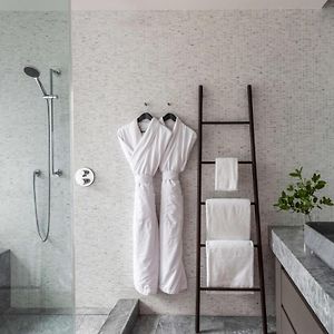 King Room Mobility accessible