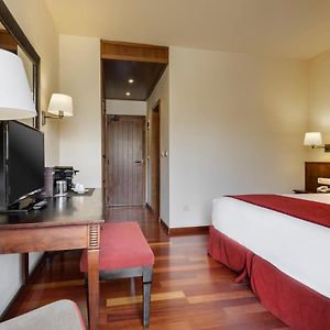 Habitación Estándar con 2 Camas Individuales