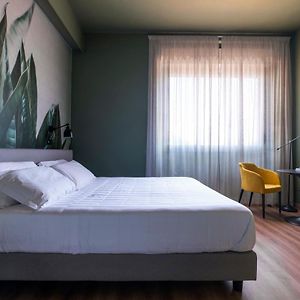 Camera con letto king size