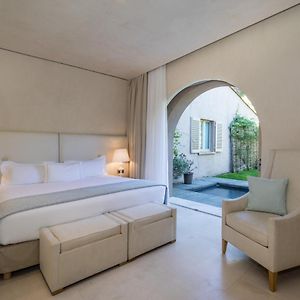 Elegance Suite private plunge pool