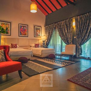 Garden studio airport transfer