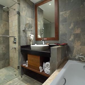 Large Junior Suite