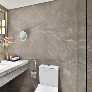 Luxury Room City View Twin