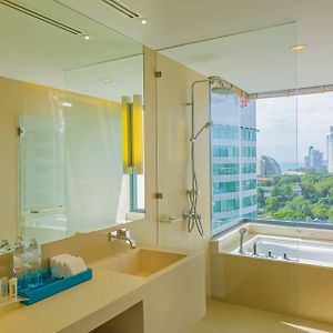 One-Bedroom King Suite Executive Tower