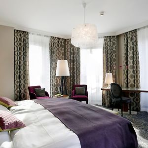 Deluxe Triple Room City View