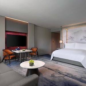 Nuwa Premier King Room