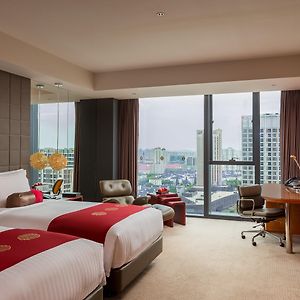 Club Twin Room