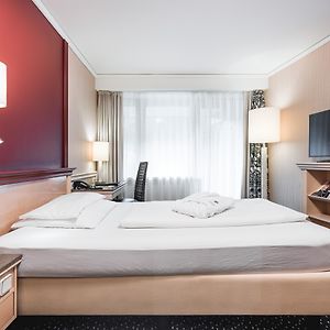 Zimmer mit Kingsize-Bett
