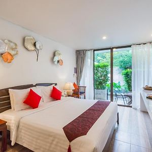 Tamarind Studio King Bed