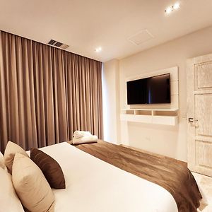 Two-Bedroom King Suite