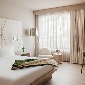 True King Accessible No Resort Fee