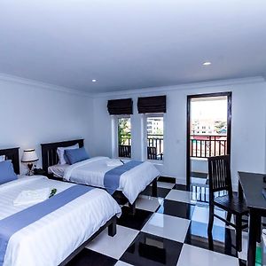 Deluxe Twin Room Pool View
