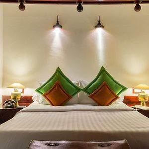 Petite King Room