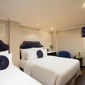 Deluxe Triple Room View